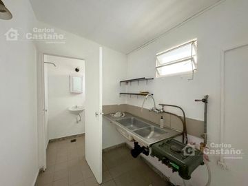 Impecable Galpon/Deposito de 200m2 en Venta