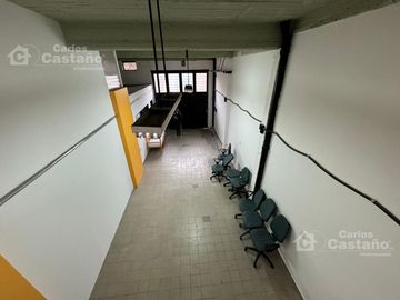 Impecable Galpon/Deposito de 200m2 en Venta