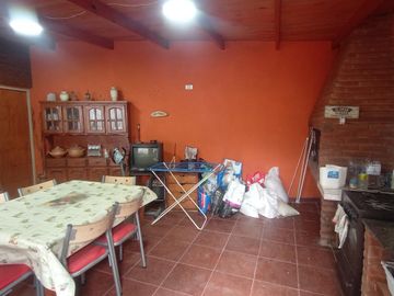 Casa en venta con Gas Natural y ubicación comercial, Las Tapias, Traslasierra