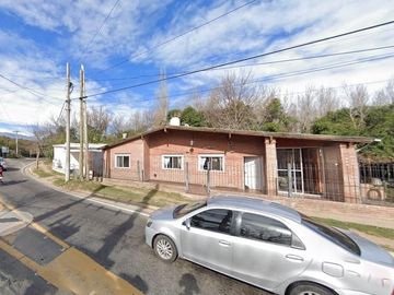 Casa en venta con Gas Natural y ubicación comercial, Las Tapias, Traslasierra