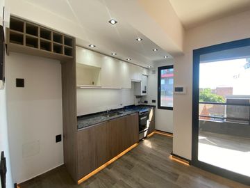 Departamento en  venta 2 ambientes con gran terraza propia y  cochera