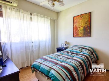 Casa 5 amb en 3 plantas con jardín y playroom - La Lucila