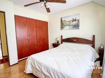 Casa 5 amb en 3 plantas con jardín y playroom - La Lucila