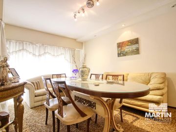 Casa 5 amb en 3 plantas con jardín y playroom - La Lucila