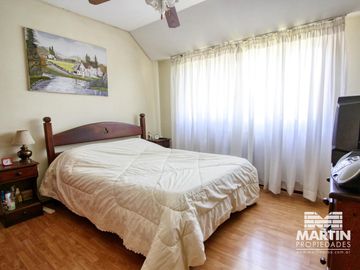 Casa 5 amb en 3 plantas con jardín y playroom - La Lucila