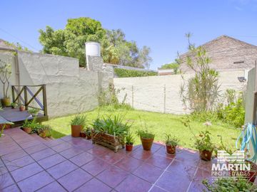 Casa 5 amb en 3 plantas con jardín y playroom - La Lucila