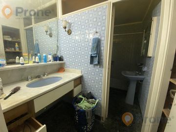 VENTA CHALET DE 4 DORMITORIOS CON 1.000M2 A RECICLAR