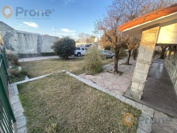 VENTA CHALET DE 4 DORMITORIOS CON 1.000M2 A RECICLAR
