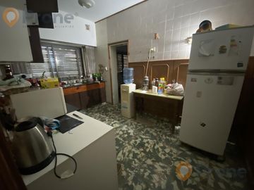 VENTA CHALET DE 4 DORMITORIOS CON 1.000M2 A RECICLAR