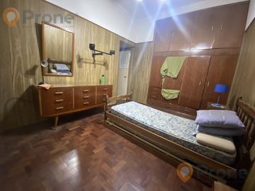 VENTA CHALET DE 4 DORMITORIOS CON 1.000M2 A RECICLAR