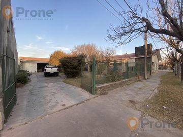 VENTA CHALET DE 4 DORMITORIOS CON 1.000M2 A RECICLAR