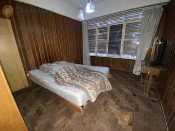 VENTA CHALET DE 4 DORMITORIOS CON 1.000M2 A RECICLAR