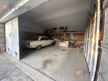 VENTA CHALET DE 4 DORMITORIOS CON 1.000M2 A RECICLAR