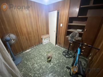 VENTA CHALET DE 4 DORMITORIOS CON 1.000M2 A RECICLAR