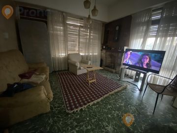 VENTA CHALET DE 4 DORMITORIOS CON 1.000M2 A RECICLAR
