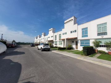 Casa en venta en Villas de San Mateo , 3 recamaras  con patio.