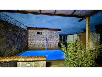 Casa campestre con piscina en venta - Santa Elena El Cerrito Valle