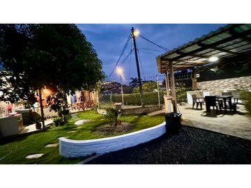 Casa campestre con piscina en venta - Santa Elena El Cerrito Valle