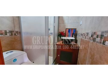 Se Vende Hermosa Casa en Altos del Maria COD. 448----