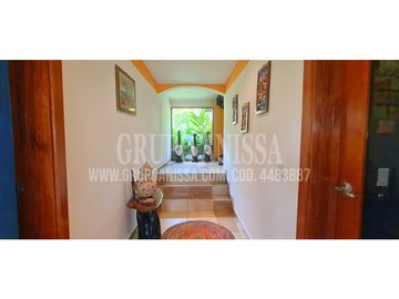 Se Vende Hermosa Casa en Altos del Maria COD. 448----