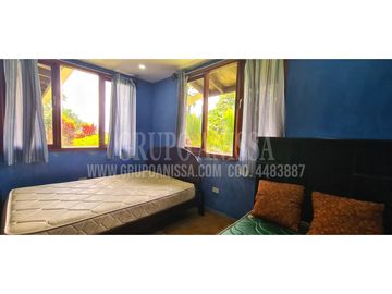 Se Vende Hermosa Casa en Altos del Maria COD. 448----