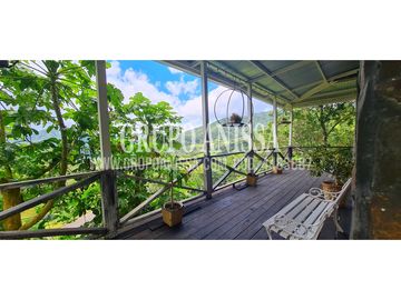 Se Vende Hermosa Casa en Altos del Maria COD. 448----