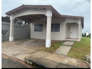 COD06 Casa en venta - Brisas del Golf Arraiján (en esquina)