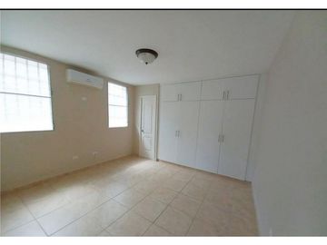 COD06 Casa en venta - Brisas del Golf Arraiján (en esquina)