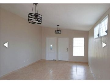COD06 Casa en venta - Brisas del Golf Arraiján (en esquina)
