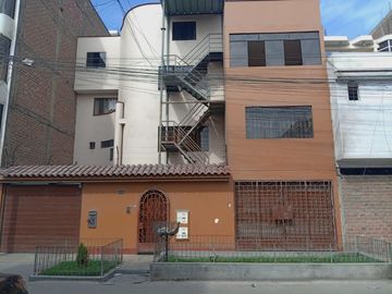IMPONENTE CASA EN ATE VITARTE