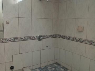 IMPONENTE CASA EN ATE VITARTE