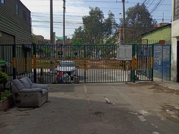 IMPONENTE CASA EN ATE VITARTE