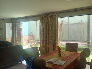 IMPONENTE CASA EN ATE VITARTE