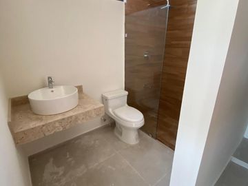 Casa en Venta de 4 Rec. en Residencial Roció Country Living, Mérida Yucatán.
