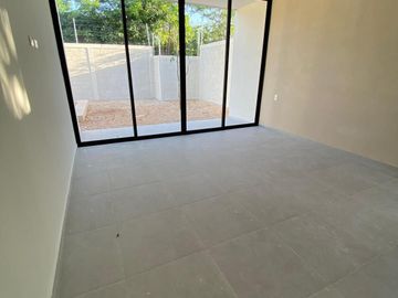 Casa en Venta de 4 Rec. en Residencial Roció Country Living, Mérida Yucatán.