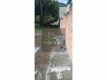 EN VENTA TERRENO DE 962m2 EXELENTE UBICACIÓN A EN CARCELEN