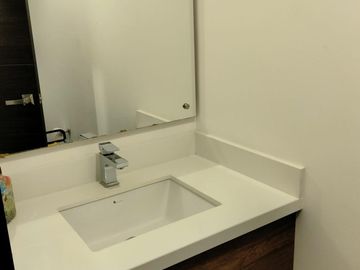 Suite en venta en República del Salvador: ubicación estratégica por solo $110k