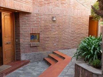 Al lado Colegio Mayflower, preciosa casa y jardín
