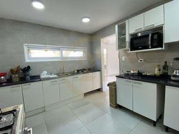 Moderna casa en parcela consolidado condominio