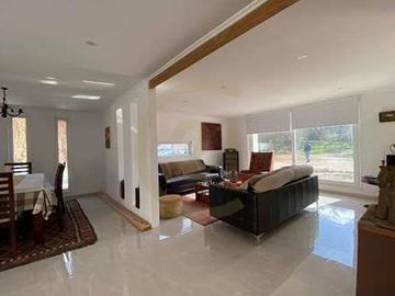 Moderna casa en parcela consolidado condominio