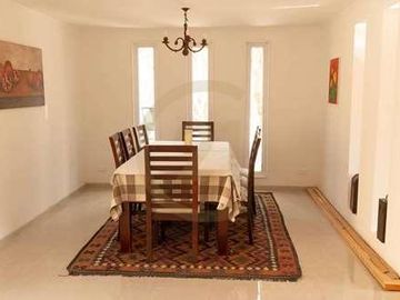 Moderna casa en parcela consolidado condominio