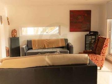 Moderna casa en parcela consolidado condominio