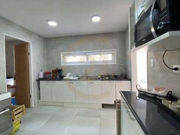 Moderna casa en parcela consolidado condominio