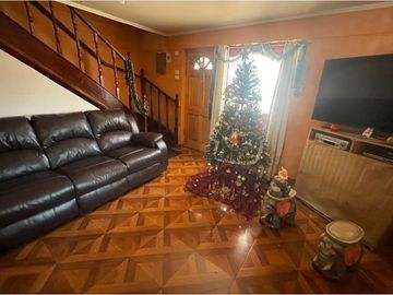 Casa en P. Aguirre Cerda  Gran terreno