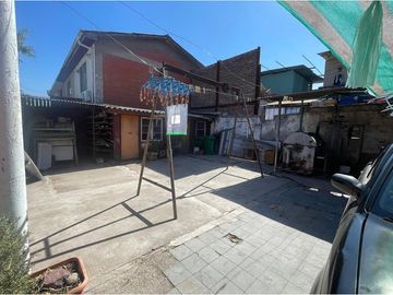 Casa en P. Aguirre Cerda  Gran terreno