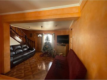 Casa en P. Aguirre Cerda  Gran terreno