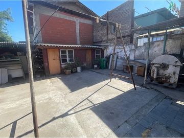 Casa en P. Aguirre Cerda  Gran terreno