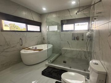 CASA ÚNICA EN VENTA EN RESIDENCIAL VIA CUMBRES CANCUN COLDWELL BANKER