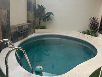 CASA ÚNICA EN VENTA EN RESIDENCIAL VIA CUMBRES CANCUN COLDWELL BANKER