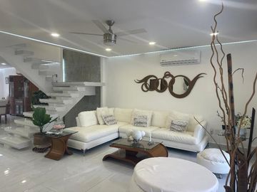CASA ÚNICA EN VENTA EN RESIDENCIAL VIA CUMBRES CANCUN COLDWELL BANKER
